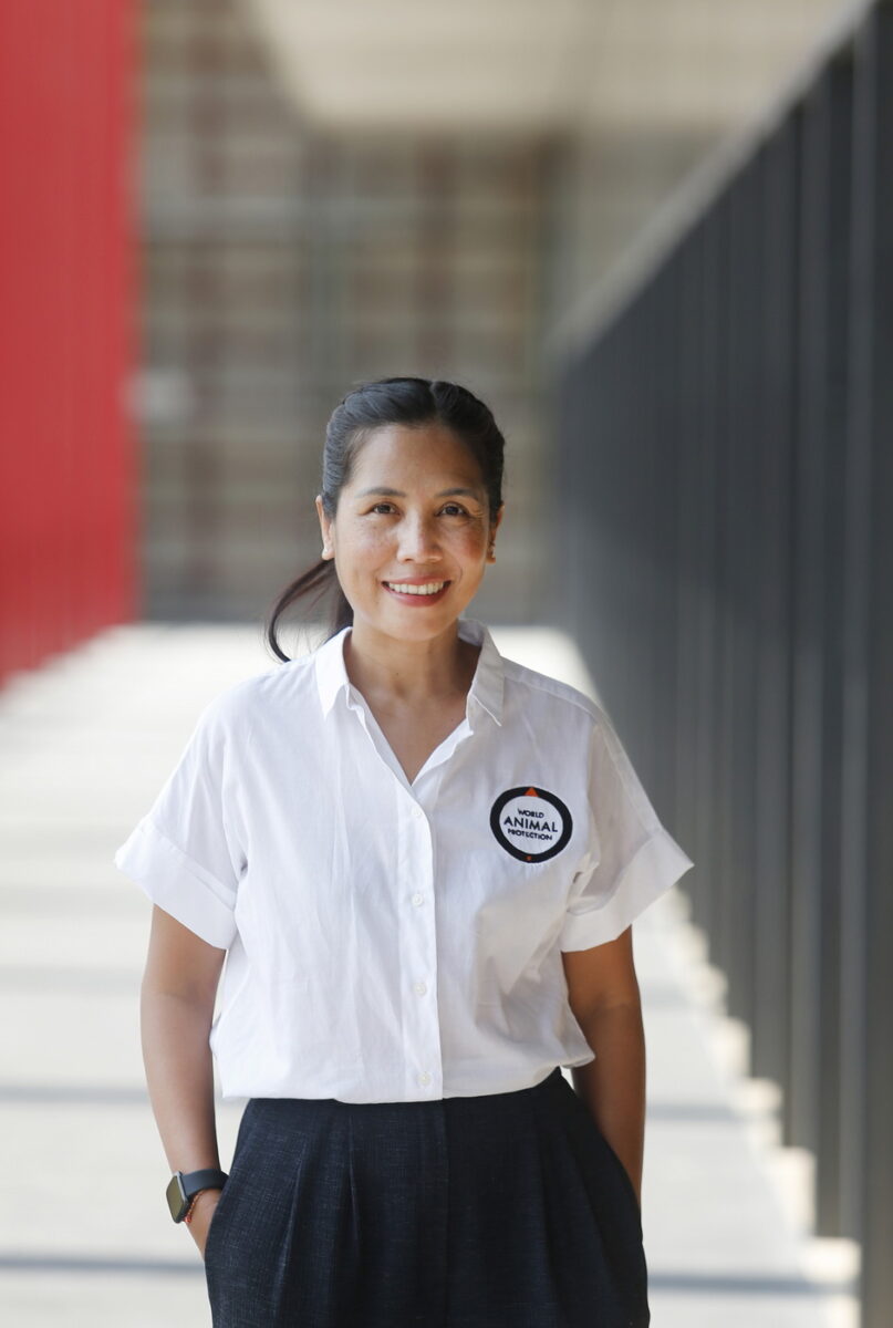 นางสาวโรจนา สังข์ทอง ผู้อำนวยการ องค์กรพิทักษ์สัตว์แห่งโลก ประเทศไทย