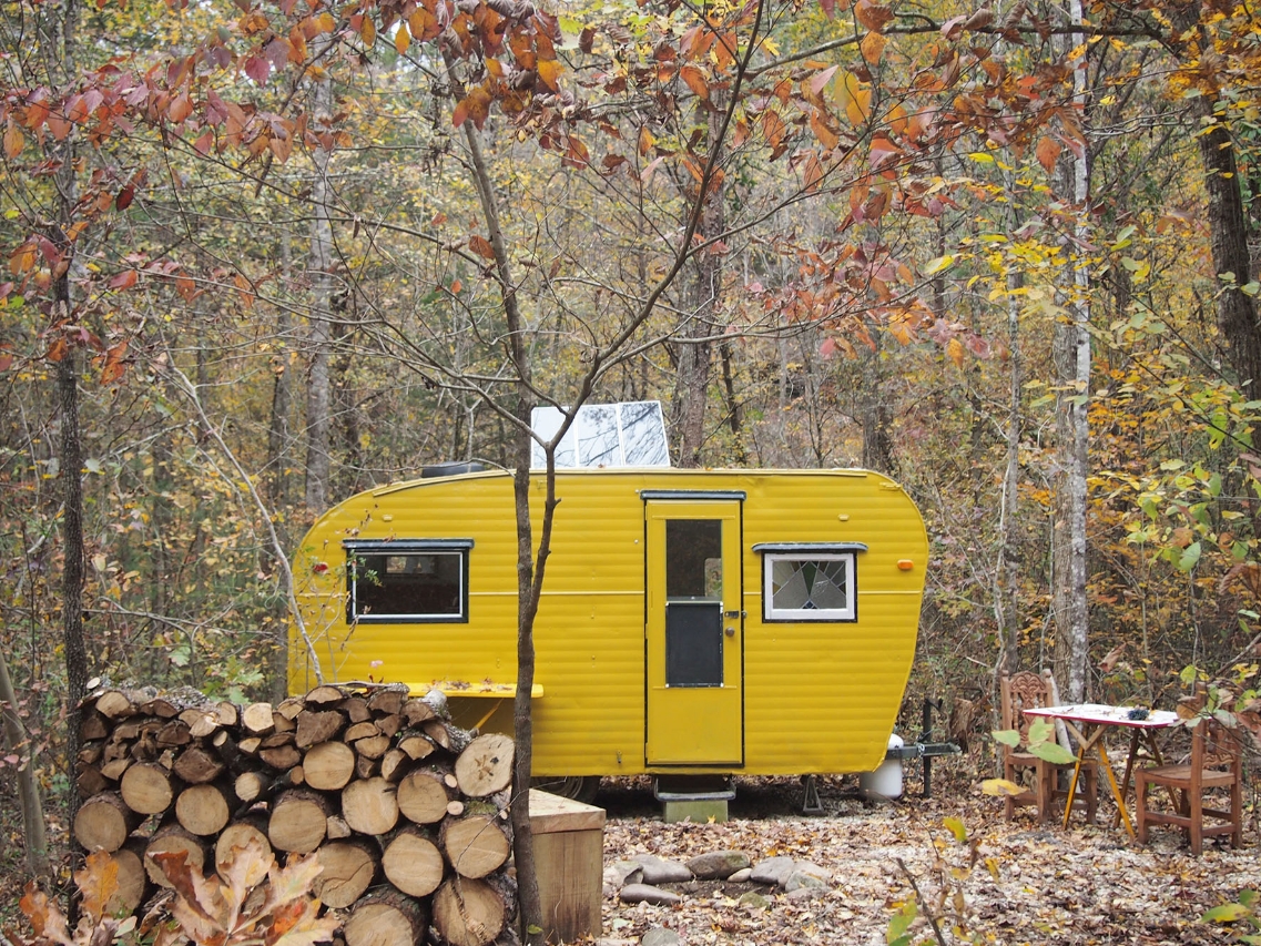 03 Camp Grits Solar Yellow Camper m