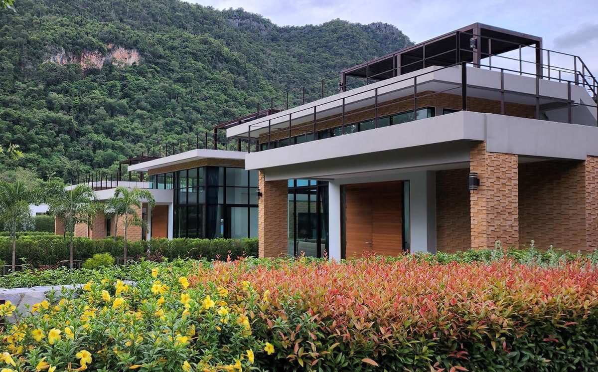02 Home with Tennis Court at Che Elpend Khao Yai m