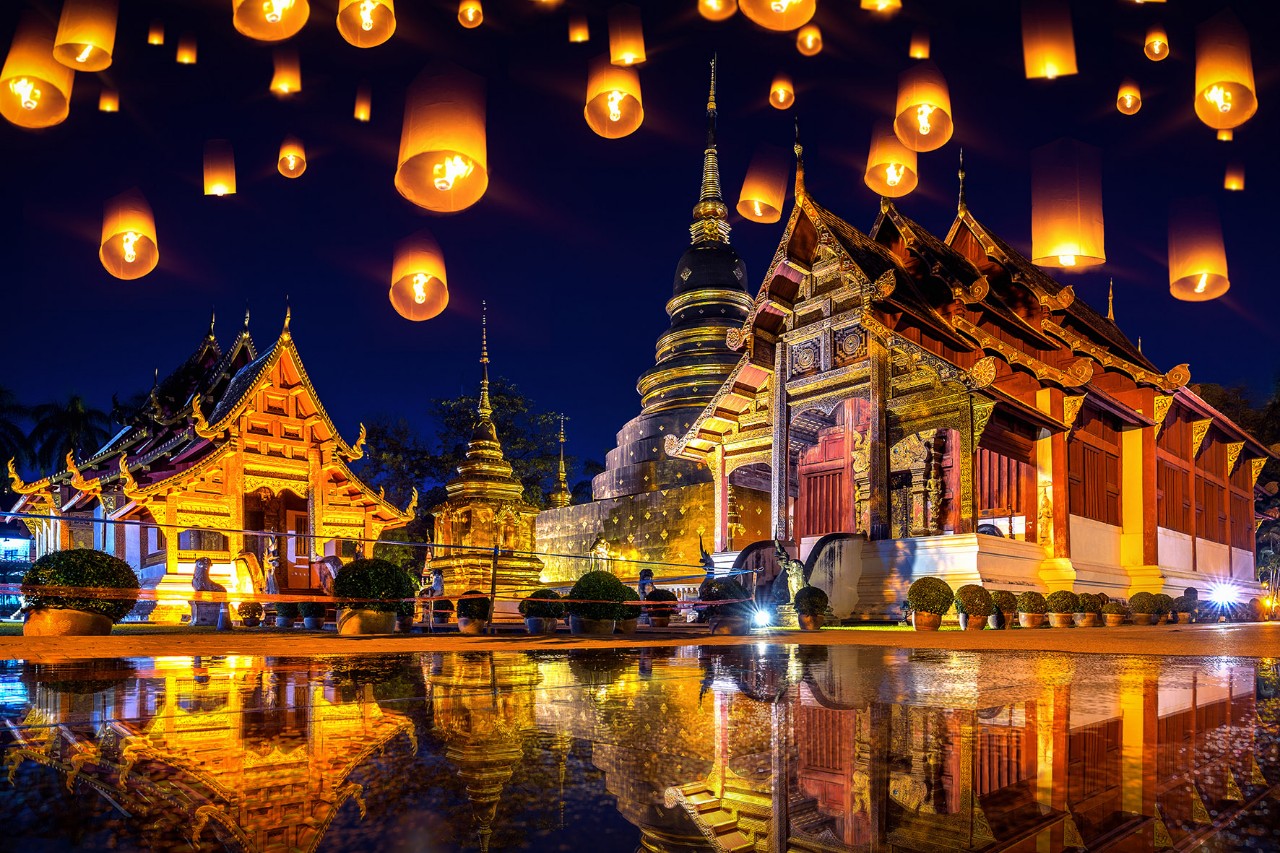 Loy Krathong in Chiang Mai m