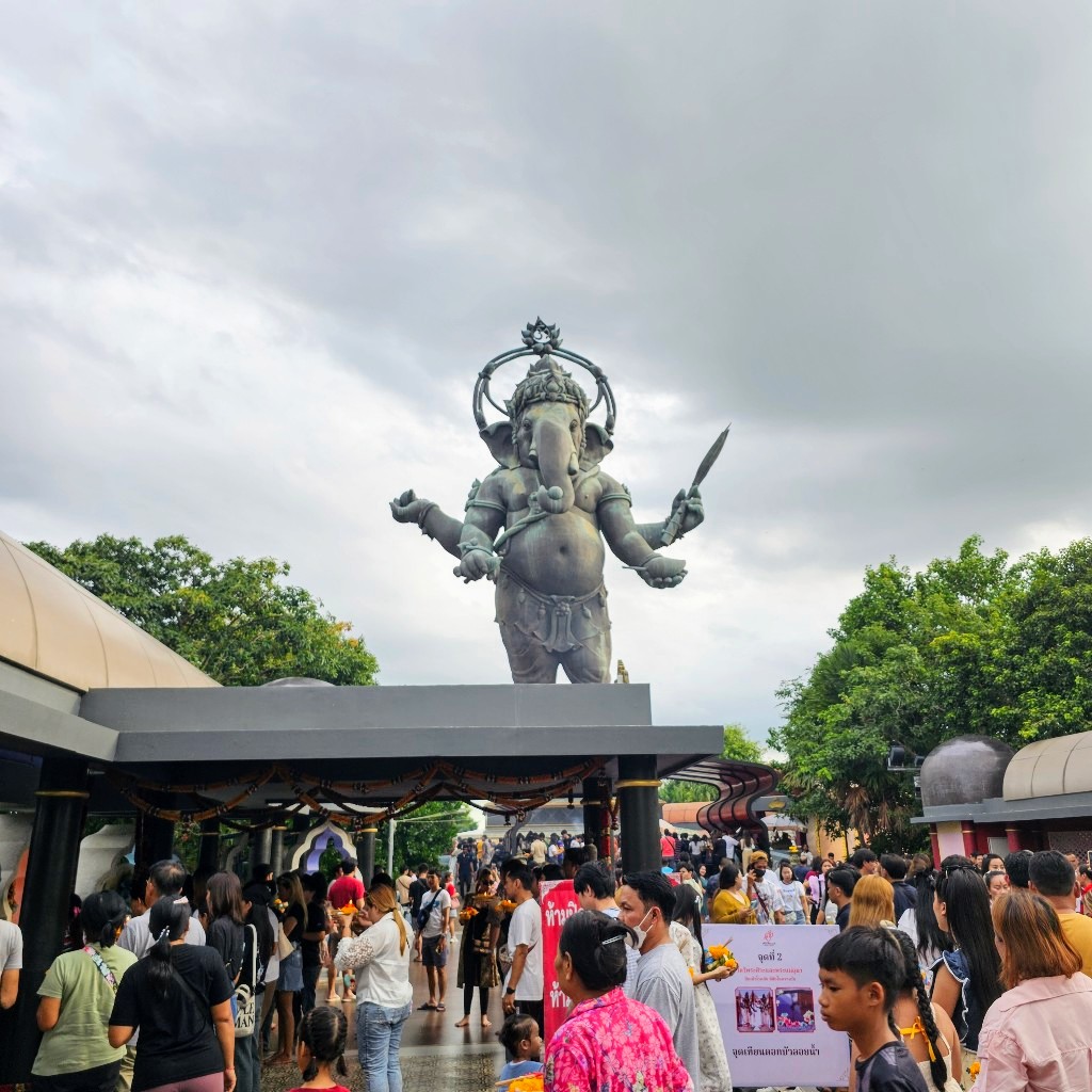 พระพิฆเนศองค์ยืน อำเภอคลองเขื่อน