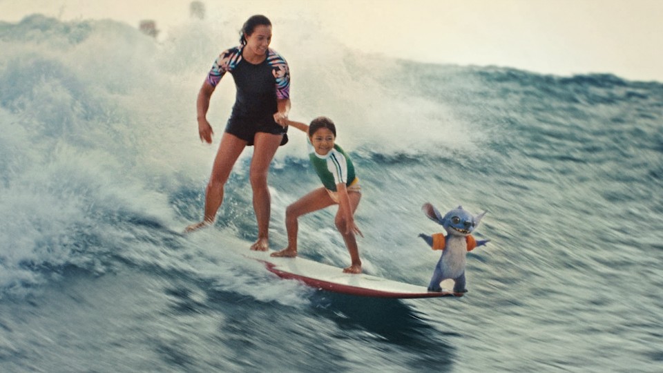 Disney+ Hotstar เตรียมส่งความสนุกสุดยิ่งใหญ่ส่งตรงถึงบ้านด้วยภาพยนตร์ “Disney’s Lilo & Stitch ลีโลแอนด์สติทช์” เวอร์ชันไลฟ์แอ็กชันที่ทำรายได้ทะลุพันล้านเหรียญ เตรียมสตรีมพร้อมกัน 3 กันยายนนี้ บน Disney+ Hotstar ที่นี่ที่เดียว! 4 DisneyHotstar Disney s Lilo Stitch Still 2