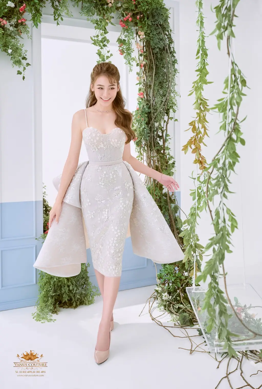 วนัช กูตูร์ จับมือกับ “Smallmoon Photo” ถ่ายทอดผลงานชิ้นโบว์แดงภายใต้คอนเซ็ปต์ “Tea pouring dress by Vanus Couture x Smallmoon Photo” 12 ห้องเสื้อ วนัช กูตูร์