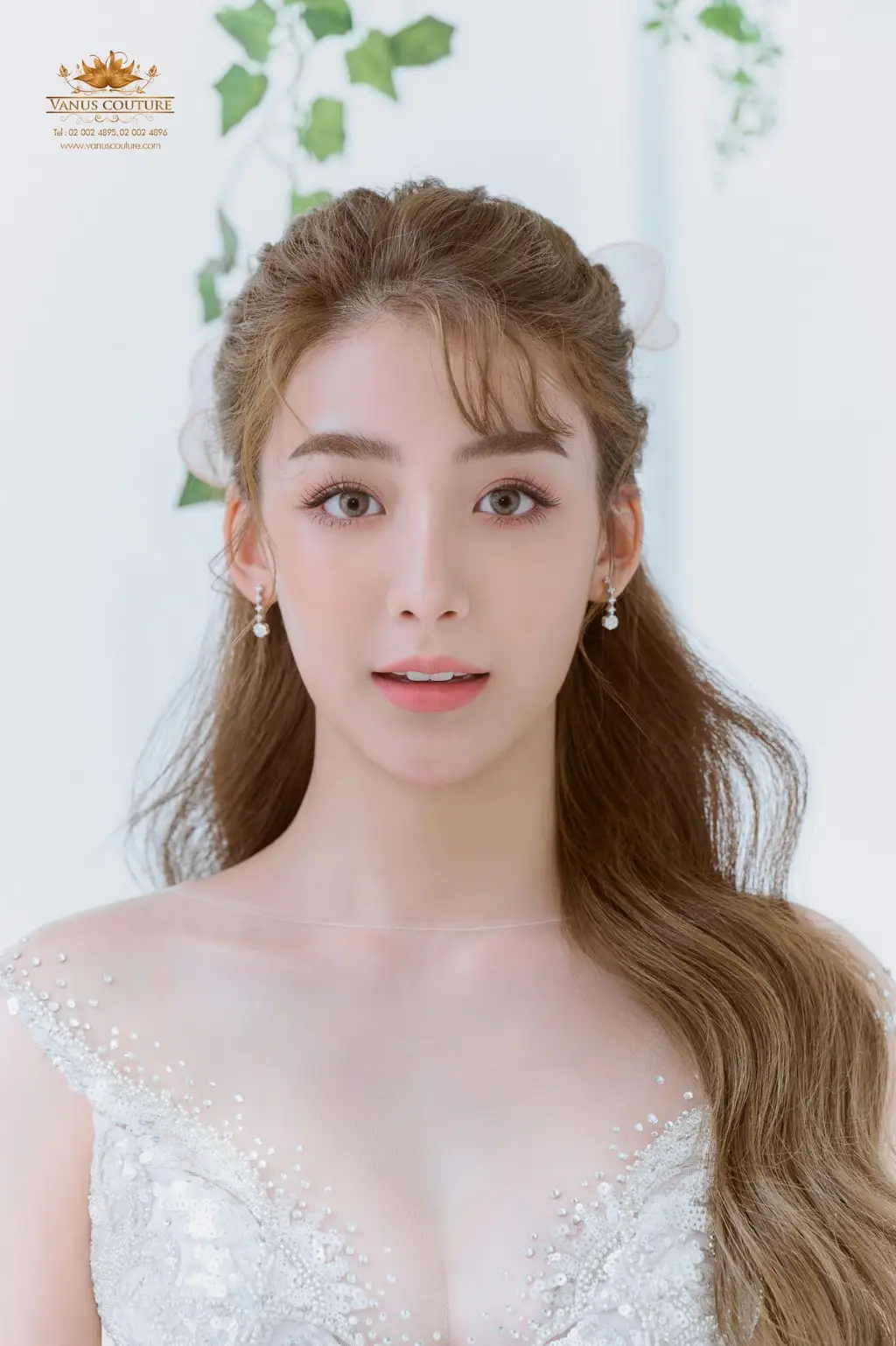 วนัช กูตูร์ จับมือกับ “Smallmoon Photo” ถ่ายทอดผลงานชิ้นโบว์แดงภายใต้คอนเซ็ปต์ “Tea pouring dress by Vanus Couture x Smallmoon Photo” 11 ห้องเสื้อ วนัช กูตูร์