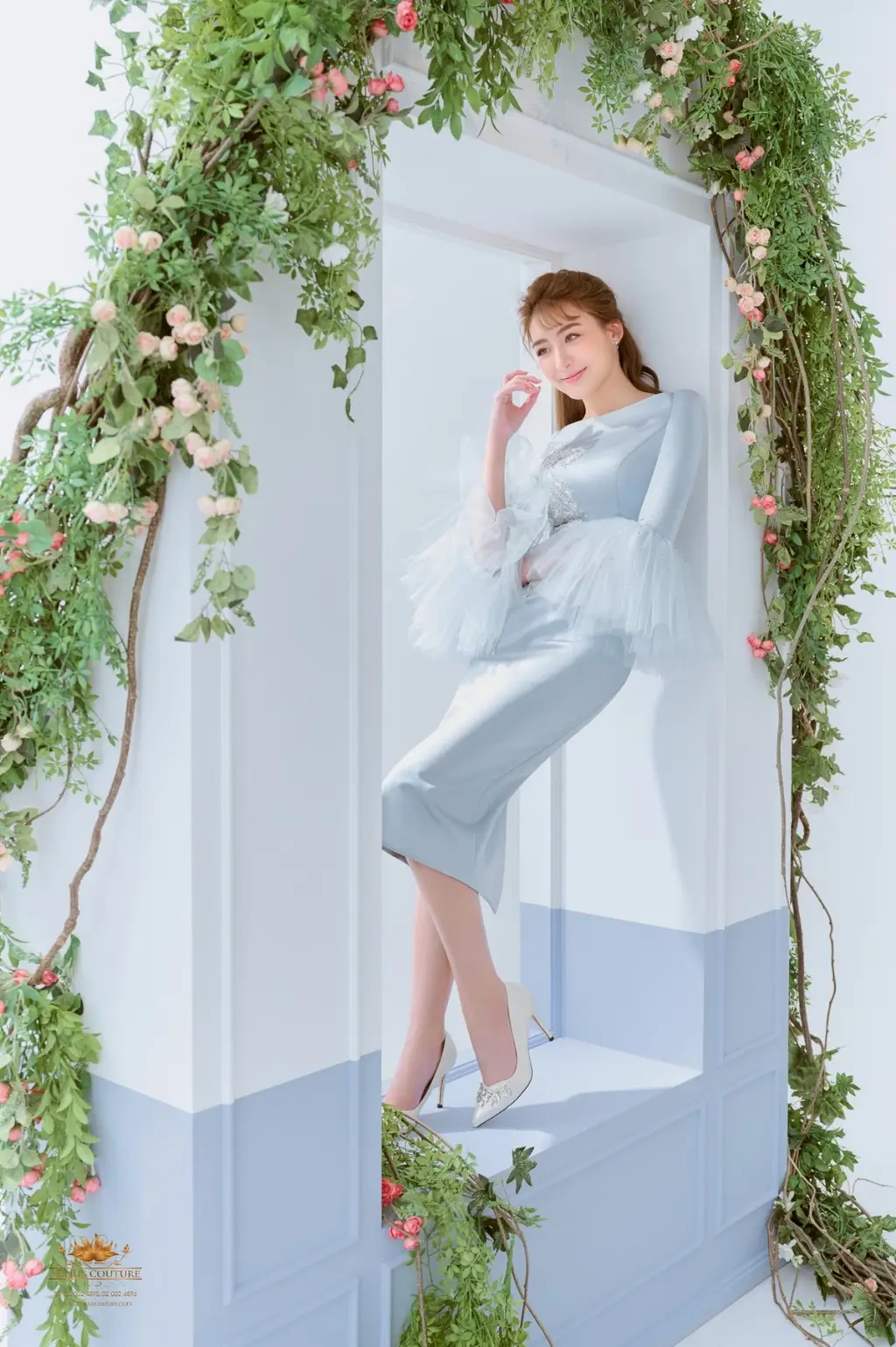 วนัช กูตูร์ จับมือกับ “Smallmoon Photo” ถ่ายทอดผลงานชิ้นโบว์แดงภายใต้คอนเซ็ปต์ “Tea pouring dress by Vanus Couture x Smallmoon Photo” 14 ห้องเสื้อ วนัช กูตูร์