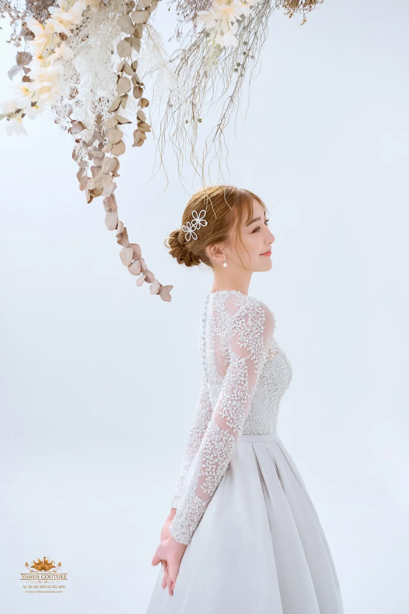 วนัช กูตูร์ จับมือกับ “Smallmoon Photo” ถ่ายทอดผลงานชิ้นโบว์แดงภายใต้คอนเซ็ปต์ “Tea pouring dress by Vanus Couture x Smallmoon Photo” 8 ห้องเสื้อ วนัช กูตูร์