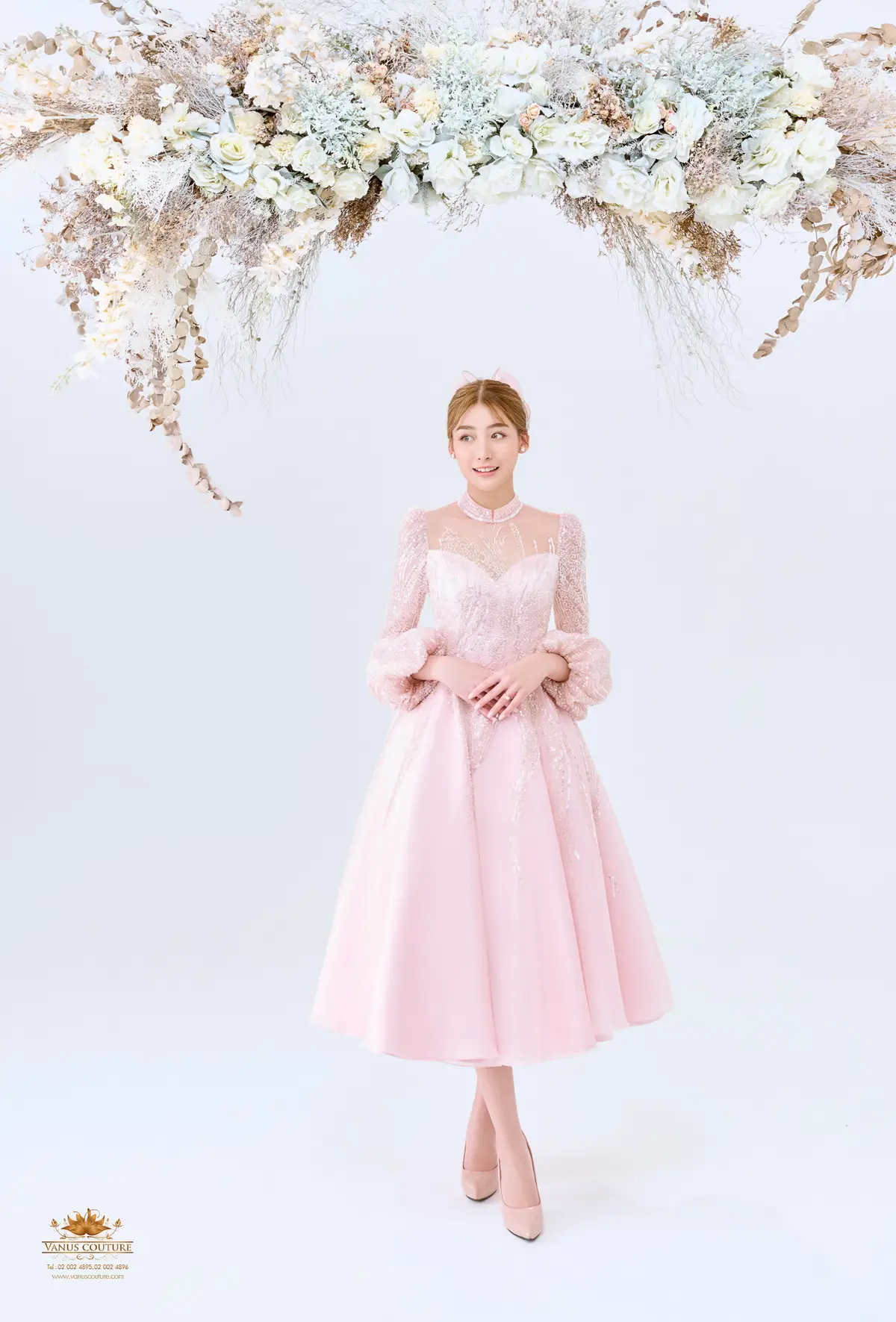 วนัช กูตูร์ จับมือกับ “Smallmoon Photo” ถ่ายทอดผลงานชิ้นโบว์แดงภายใต้คอนเซ็ปต์ “Tea pouring dress by Vanus Couture x Smallmoon Photo” 6 ห้องเสื้อ วนัช กูตูร์