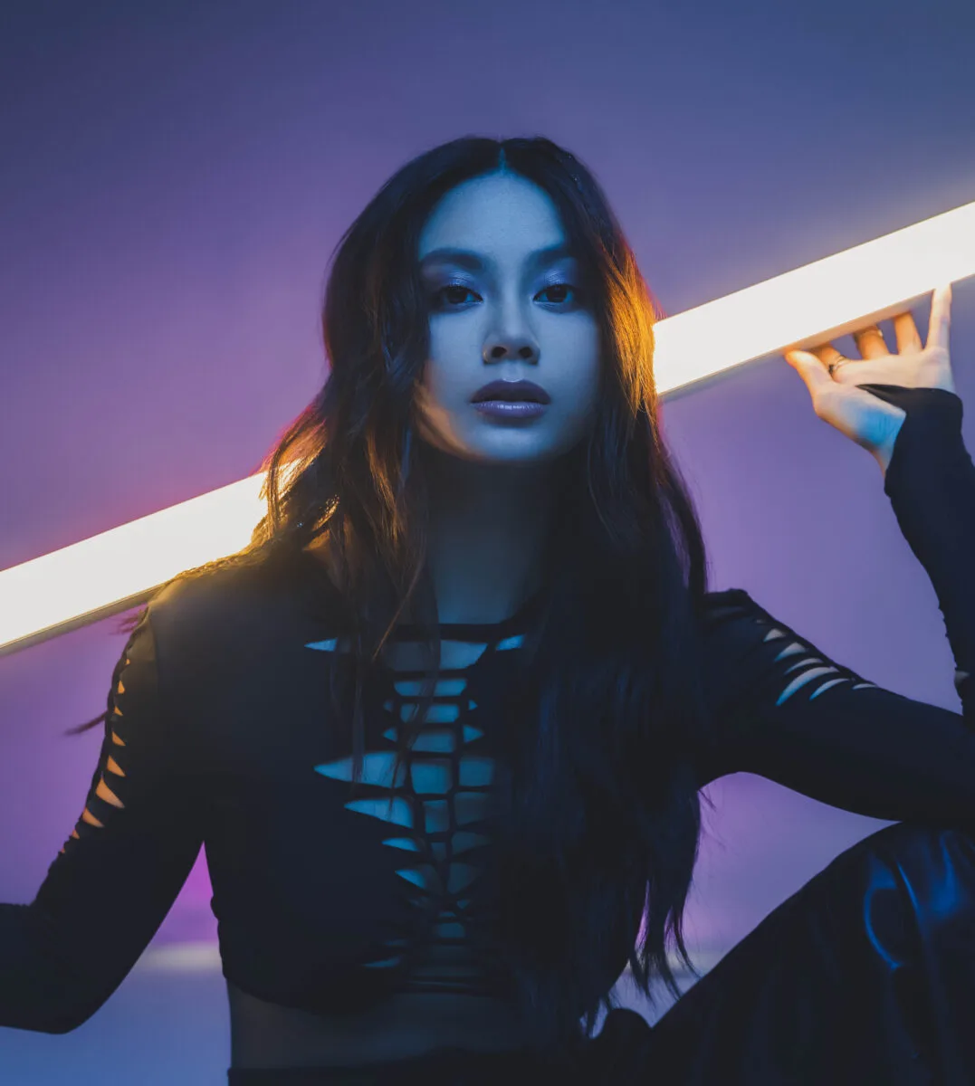Ylona Garcia ร่วมงานดีเจ 220 KID ในซิงเกิล “Entertain Me (Remix)” 3 OUT NOW EXCLUSIVE