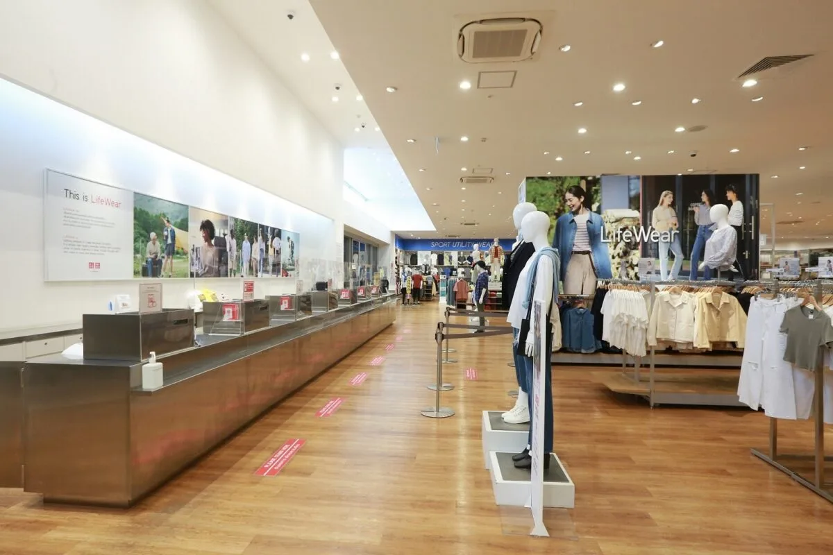 UNIQLO RoadSide | ยูนิโคล่ฉลองครบรอบ 4 ปี ยูนิโคล่ โรดไซด์สโตร์ ชูจุดเด่นด้านความสะดวกสบาย เข้าถึงง่าย ใกล้ชิดชุมชน มัดใจผู้บริโภคย่านชานเมือง พร้อมพัฒนาตามพฤติกรรมผู้บริโภคที่เปลี่ยนแปลงอยู่เสมอ 5 UNIQLO Roadside Store 2.