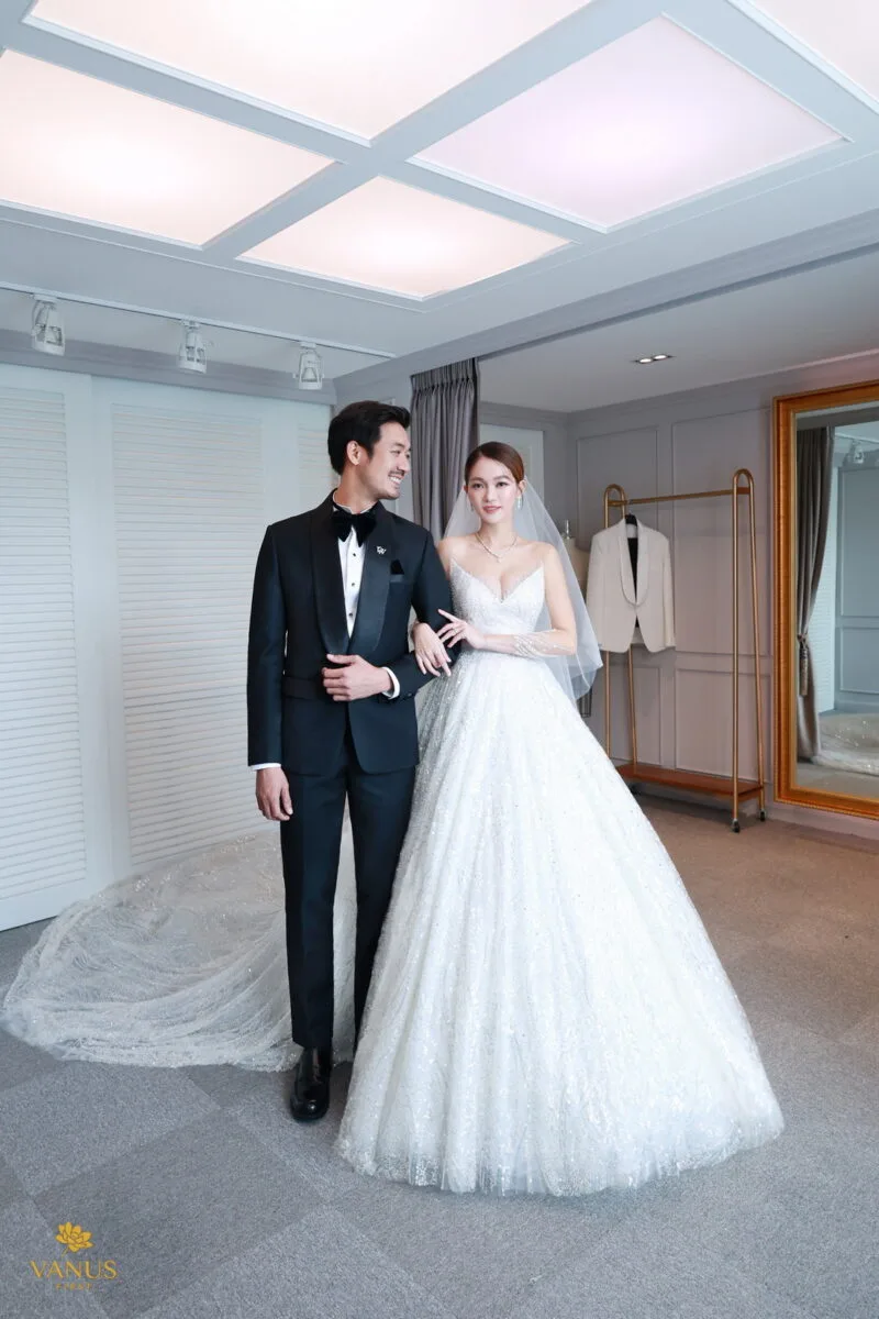 เริ่มต้นชีวิตคู่ เวียร์ ศุกลวัฒน์ ควงแฟนสาวนอกวงการ วิกกี้ พีมนต์ญา เข้าพิธีวิวาห์สุดอบอุ่น 8 9T6A5419
