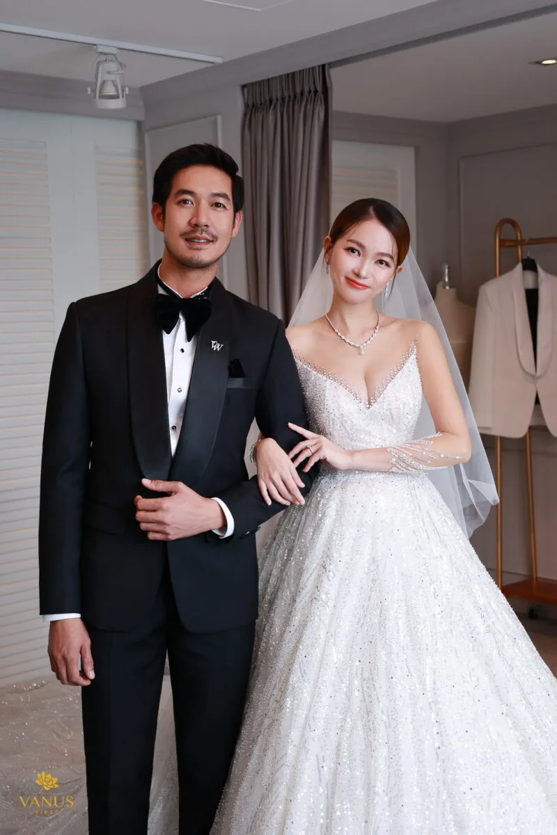 เริ่มต้นชีวิตคู่ เวียร์ ศุกลวัฒน์ ควงแฟนสาวนอกวงการ วิกกี้ พีมนต์ญา เข้าพิธีวิวาห์สุดอบอุ่น 6 9T6A5430