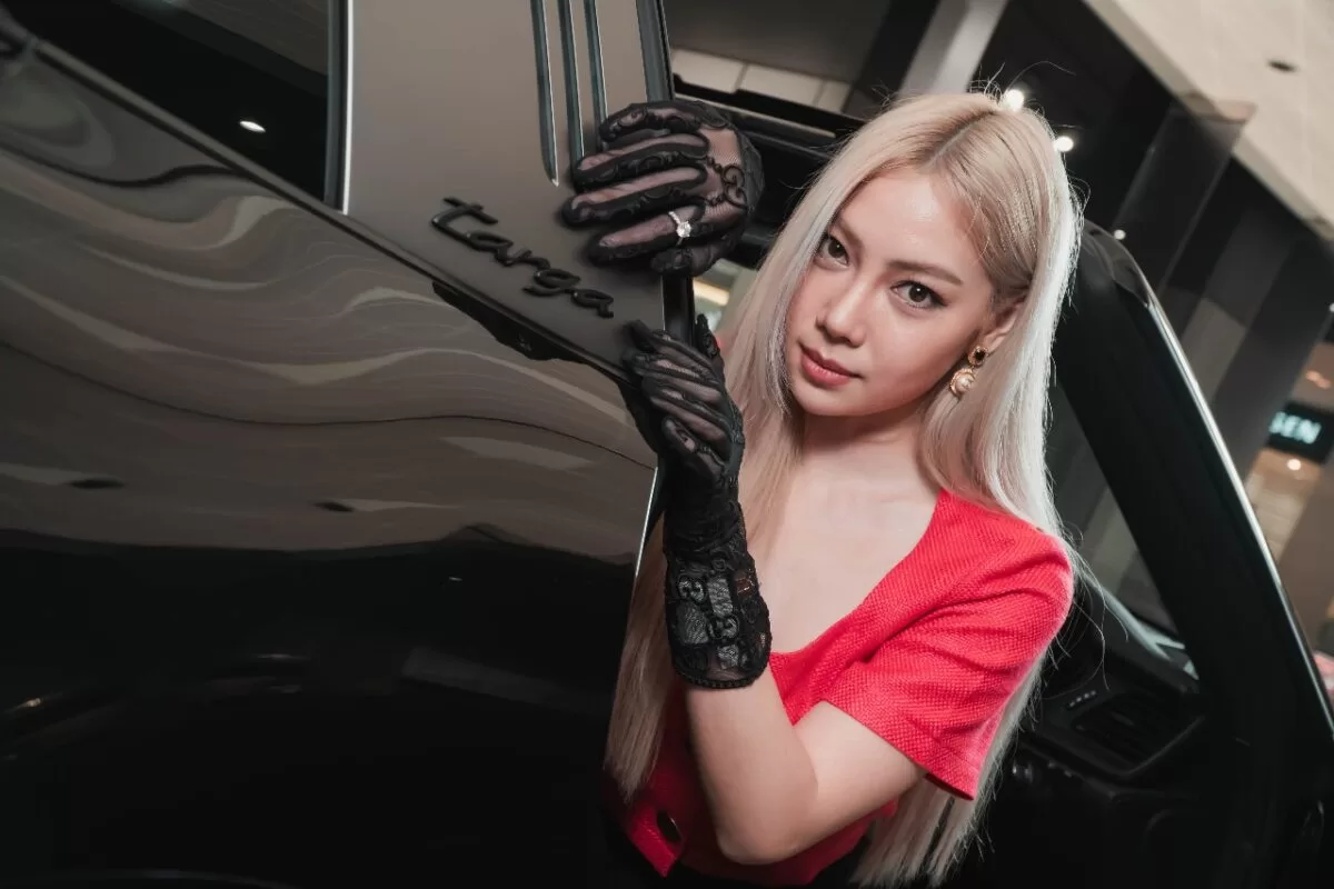 หวาย-ปัญญริสา,หยก - ภักฐ์สนัน, ขวัญ-นราวดี, กวาง-กวิสรา ถ่ายทอดเรื่องราวไลฟ์สไตล์ที่ใช่กับรถปอร์เช่ที่ชอบแมทชิ่งความลงตัวในชีวิตด้วย 4 อัตลักษณ์ที่ทำให้ Lady Driver หลงรัก ไปพร้อมกับแฟชั่นในสไตล์ BLUEEYE Studio 10 ขวัญ นราวดี เทศประสิทธิ์ 04