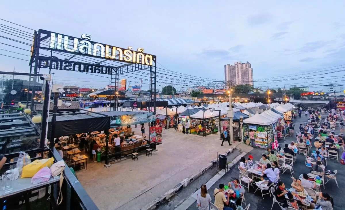 BLACK MARKET | ตลาดแบล็คมาร์เก็ต #1 ตลาดนัดสุดชิค เดินเล่นยามเย็น จังหวัดสมุทรปราการ 3 Black Market Samutprakan Thailand