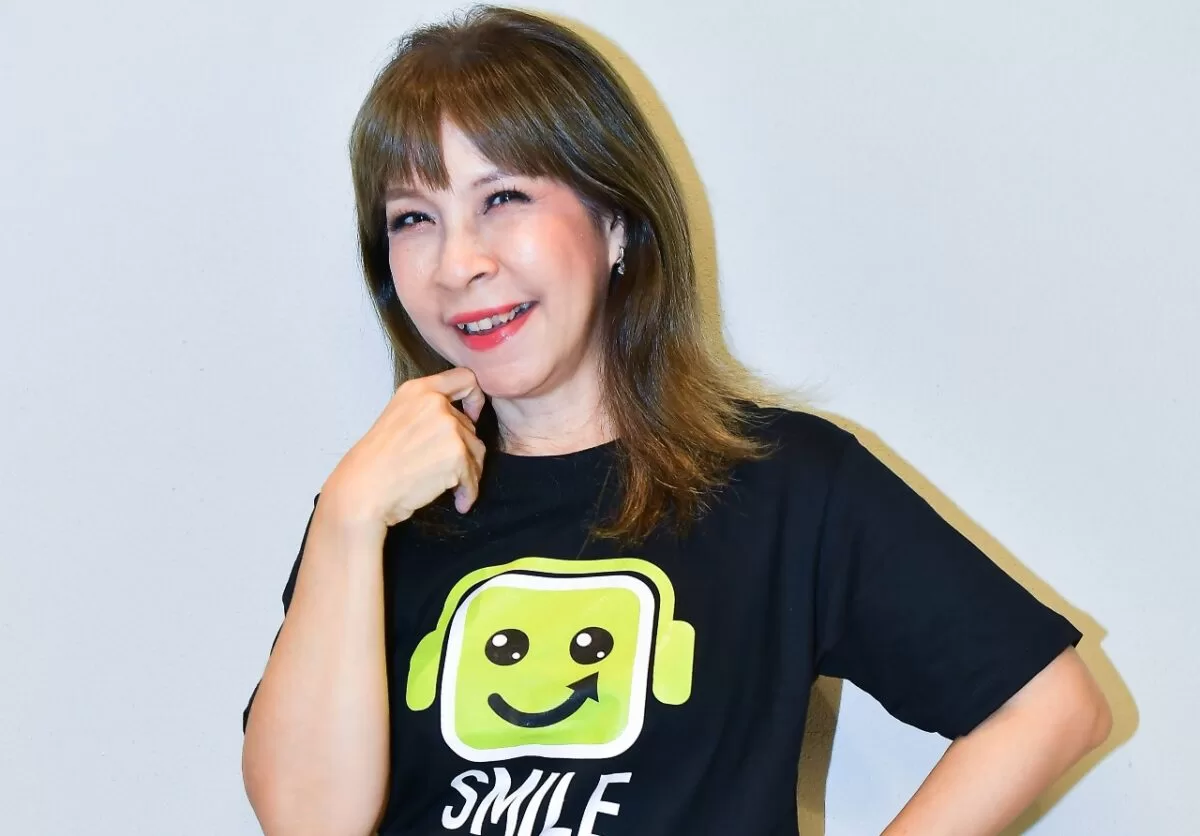 SMILE RADIO FM 98 “สไมล์ เรดิโอ” วิทยุยิ้มได้ในตำนาน กลับมาจริง พร้อมเชื่อมต่อทุกรอยยิ้ม! ฟังพร้อมกันทั่วโลกได้แล้ววันนี้! 7 ARM 5751