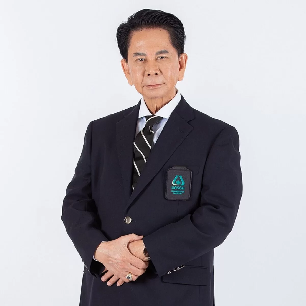 โรงพยาบาลนครธน ผนึกกำลัง บำรุงราษฎร์ เฮลท์ เน็ตเวิร์ก แถลงความสำเร็จ ศูนย์กระดูกสันหลัง หนึ่งเดียวในย่านพระราม 2 4 รศ.ญาณเดช