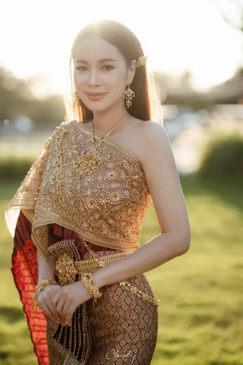 เก็บตกคอสตูมชุดวิวาห์สุดหรู โบวี่ อัฐมา 4 ลุค 4 สไตล์ ไทย จีน สากล สวยสะกดทุกสายตาคนทั้งงาน 7 1670987035136