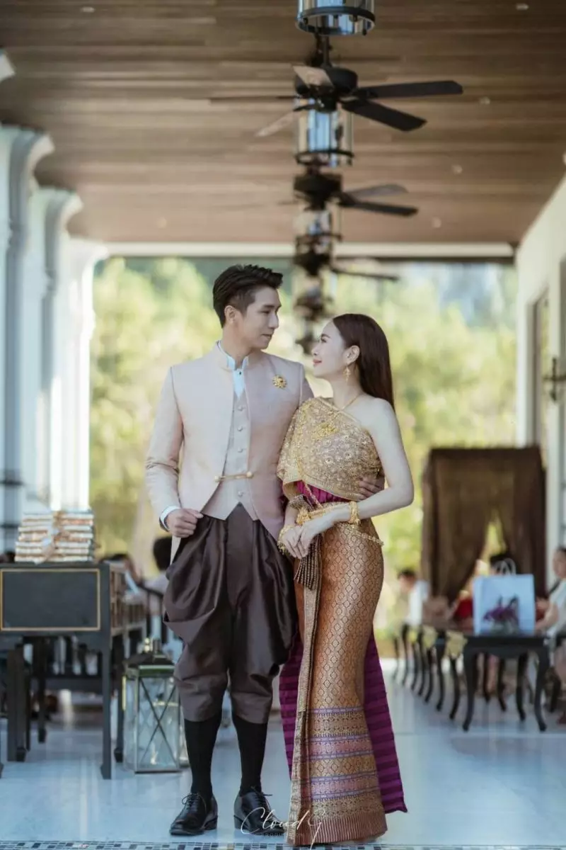 เก็บตกคอสตูมชุดวิวาห์สุดหรู โบวี่ อัฐมา 4 ลุค 4 สไตล์ ไทย จีน สากล สวยสะกดทุกสายตาคนทั้งงาน 3 1670987035162