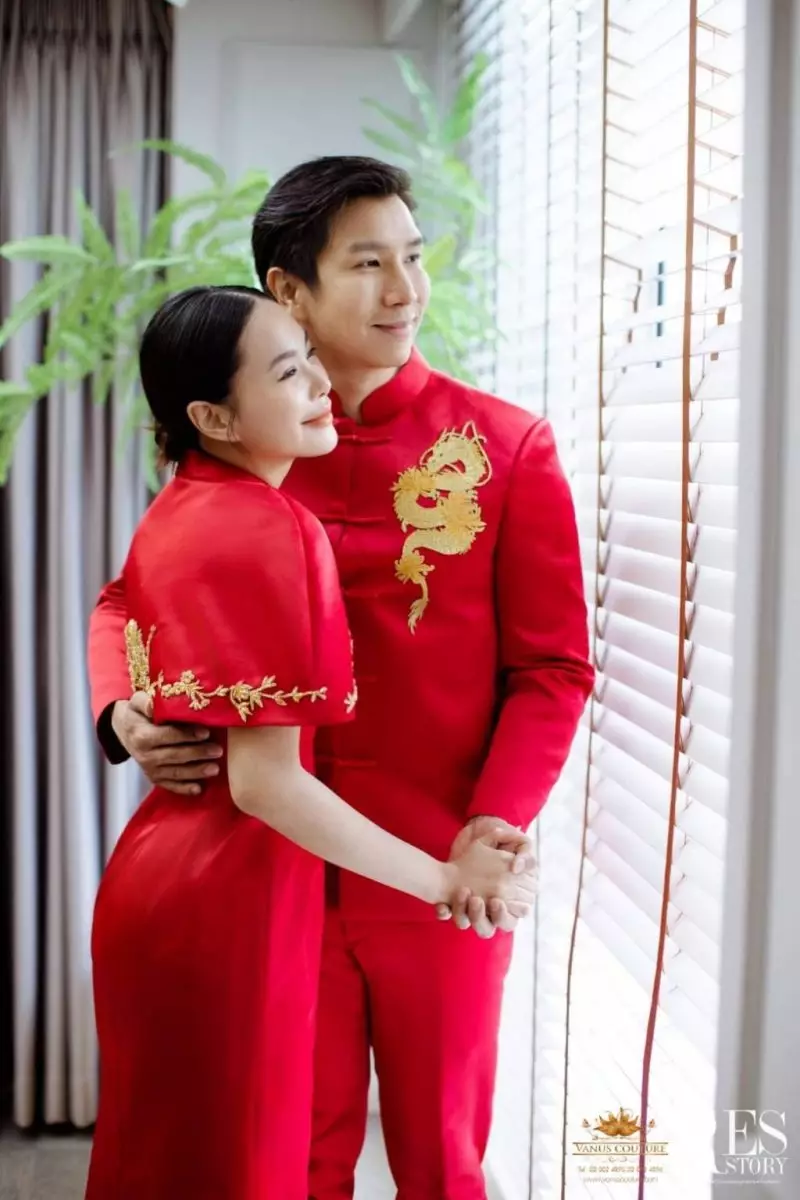 เก็บตกคอสตูมชุดวิวาห์สุดหรู โบวี่ อัฐมา 4 ลุค 4 สไตล์ ไทย จีน สากล สวยสะกดทุกสายตาคนทั้งงาน 6 1670987035188