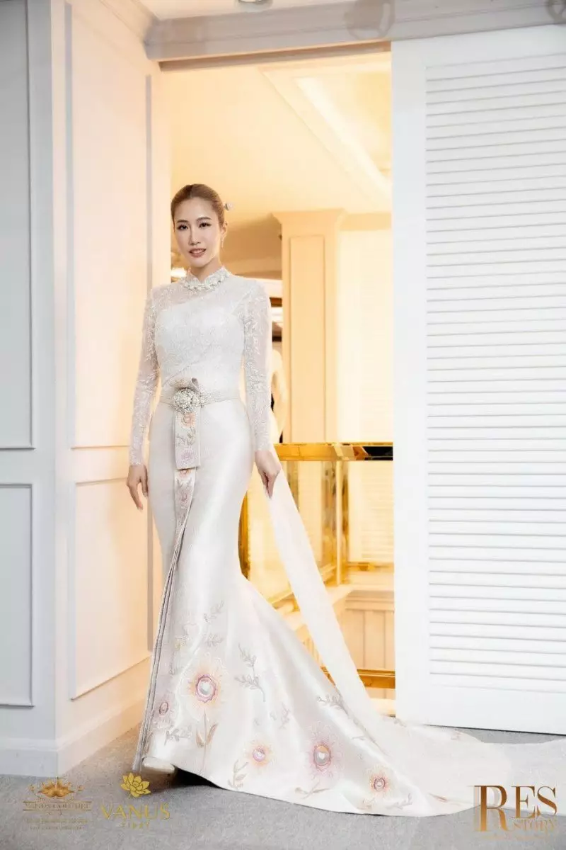8 ชุดไทยเวดดิ้งสุดปัง ของเหล่าคนคนดังแถวหน้าของเมืองไทย จากห้องเสื้อ วนัช กูตูร์ 4 1674098621569