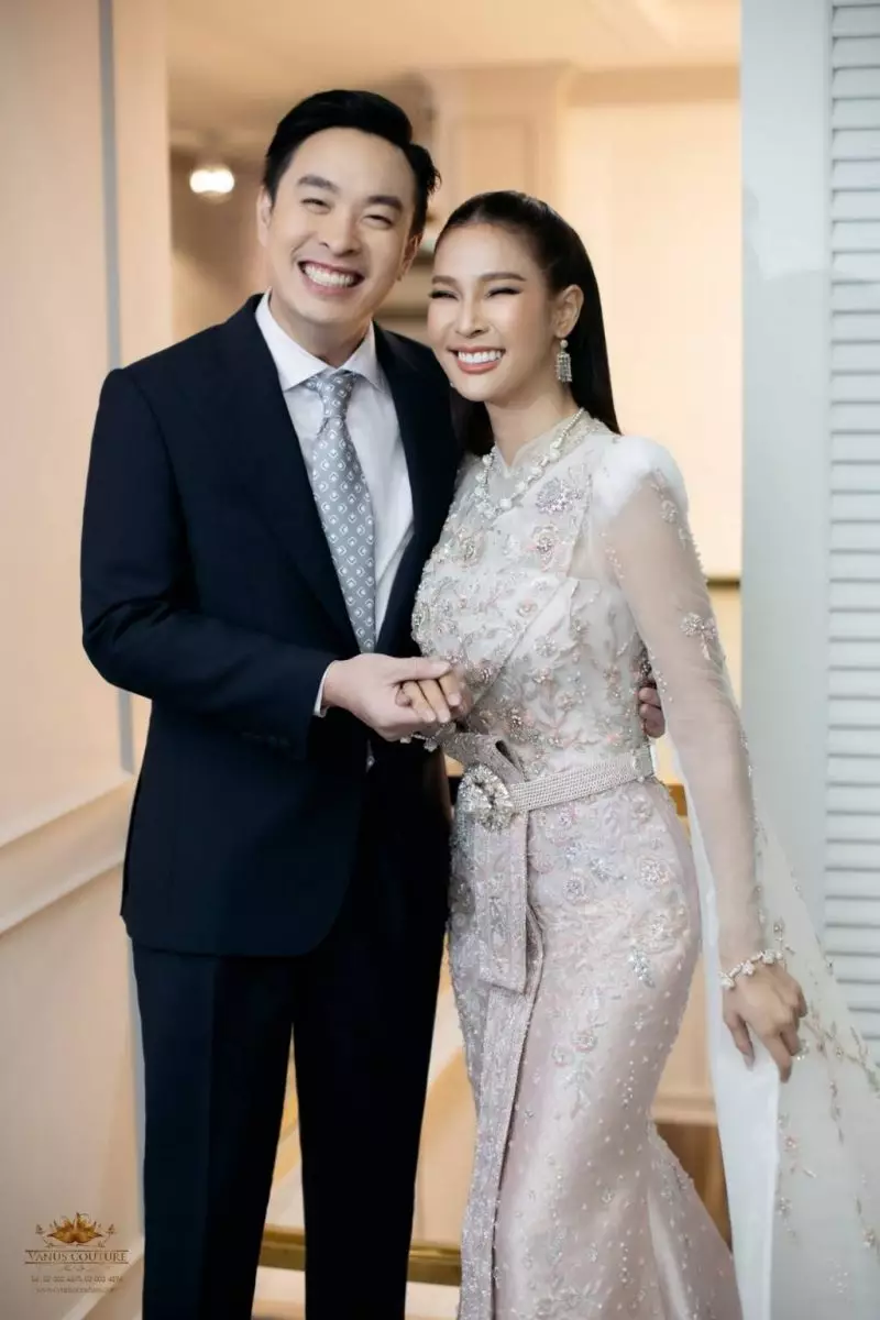 ส่องชุดเจ้าสาวคนสวย ปาย สิตางศุ์ 3 ลุค 3 สไตล์ มูลค่ารวมกว่า 1 ล้านบาท" 8 1677298826496
