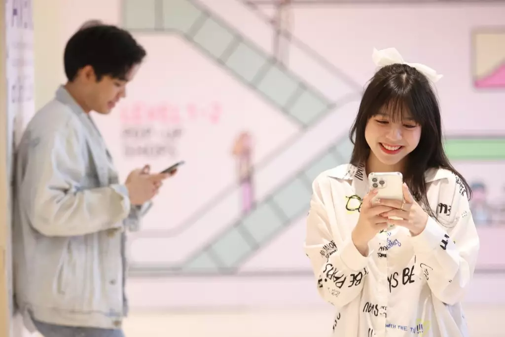เชื่อมต่อทุกความสัมพันธ์ได้อย่างปลอดภัย Tinder เพิ่มการถ่ายวิดีโอเซลฟี่ บนฟีเจอร์ยืนยันตัวตนด้วยรูปภาพ 5 Tinder 1