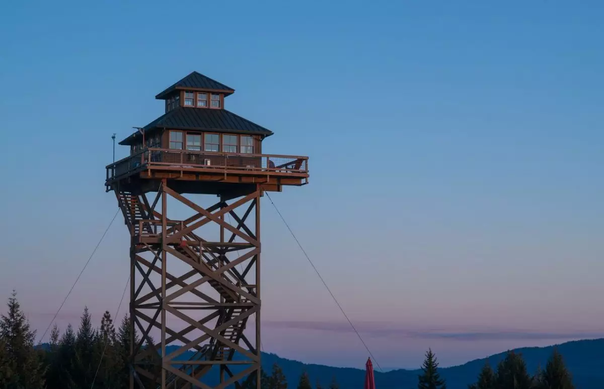 01 Off Grid and Forty Feet Up m