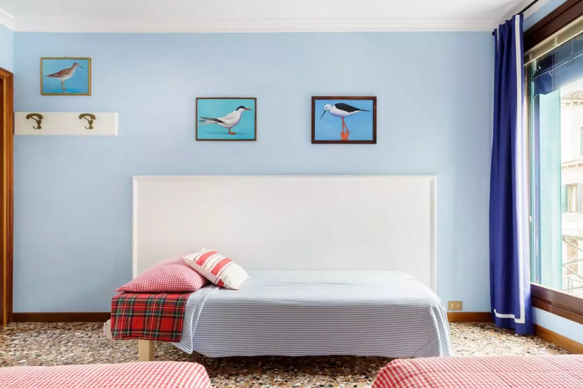 08 Colorful Canalside Flat m
