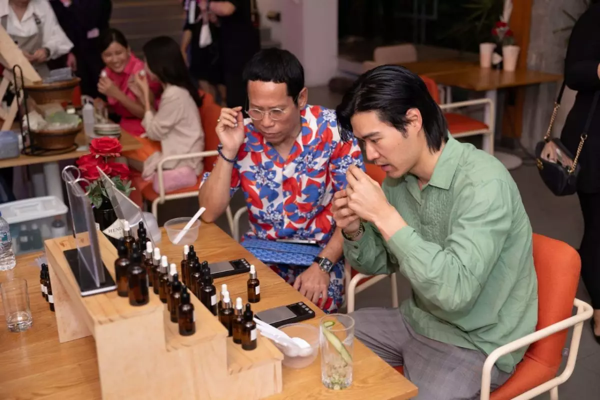 เฮนดริกส์ จิน เปิดตัวแคมเปญ Refreshing Encounters พาชาวไทยคลายร้อน เติมเต็มความสดชื่นในโลกแห่งความแปลกใหม่อันน่าอัศจรรย์ 9 Hendricks Gin Refreshing Encounters 4