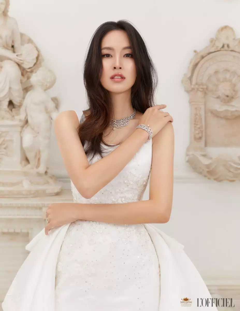ปอย ตรีชฎา อวดลุคชุดเจ้าสาวสุดปัง จากแบรนด์ดัง วนัช กูตูร์ ขึ้นปกนิตยสาร L'officiel Wedding 5 S3 0202