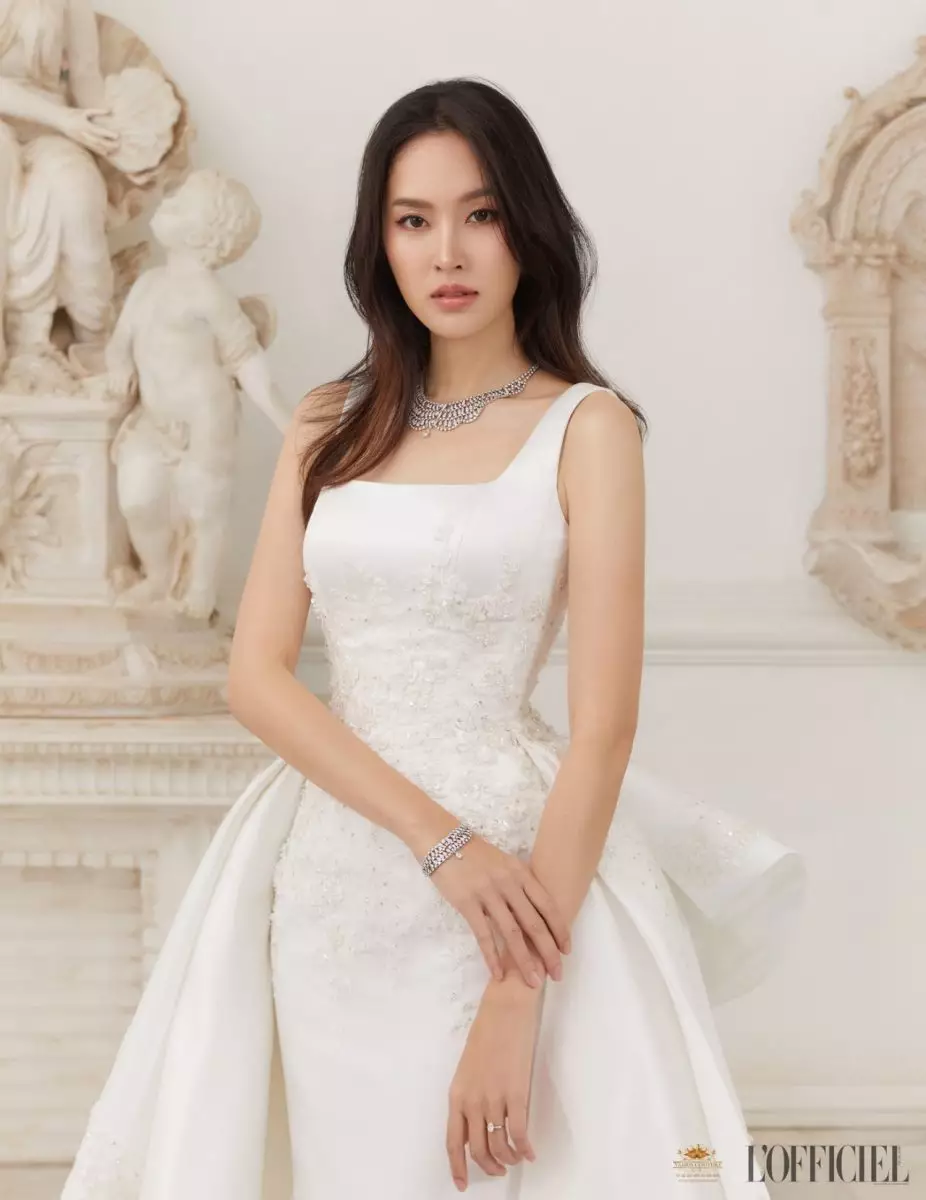 ปอย ตรีชฎา อวดลุคชุดเจ้าสาวสุดปัง จากแบรนด์ดัง วนัช กูตูร์ ขึ้นปกนิตยสาร L'officiel Wedding 7 S3 0228