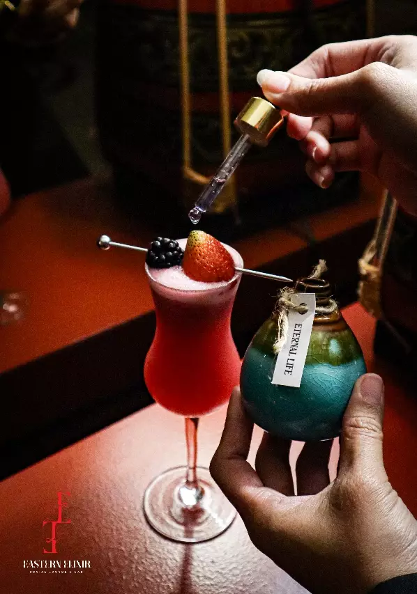 Eastern Elixir Social Lounge & Bar บาร์ลับ (Speakeasy Bar) แห่งใหม่ของกรุงเทพฯ ที่นี่ที่เดียว! ที่พร้อมจะพาคุณก้าวไปสู่โลกแห่งความพิเศษที่ไม่เหมือนใคร 9 Beverage at Eastern Elixir Social Lounge Bar 1