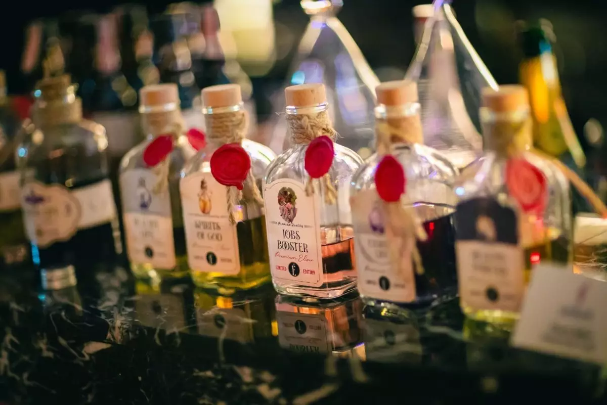 Eastern Elixir Social Lounge & Bar บาร์ลับ (Speakeasy Bar) แห่งใหม่ของกรุงเทพฯ ที่นี่ที่เดียว! ที่พร้อมจะพาคุณก้าวไปสู่โลกแห่งความพิเศษที่ไม่เหมือนใคร 6 Essentials Elixir