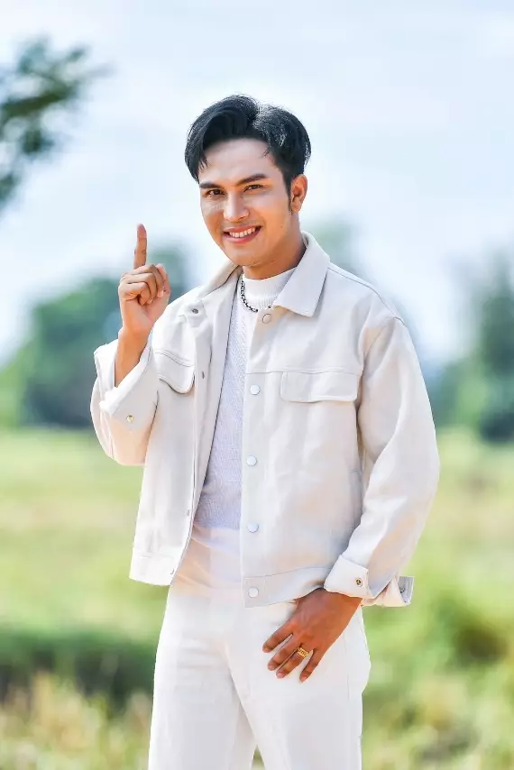 “วัฒน์ ศิวดล” ยืนหนึ่งแห่งวงสาวน้อยเพชรบ้านแพง ได้ฤกษ์ปล่อยซิงเกิ้ลใหม่ “เอาบ่แฟนสิเป็นให้” ต้อนรับเทศกาลแห่งความสุขมอบให้แฟนเพลงรับชมพร้อมกันทั่วโลก 24 ธ.ค. นี้ 09.00 น. !!! 4 วัฒน์ ศิวดล