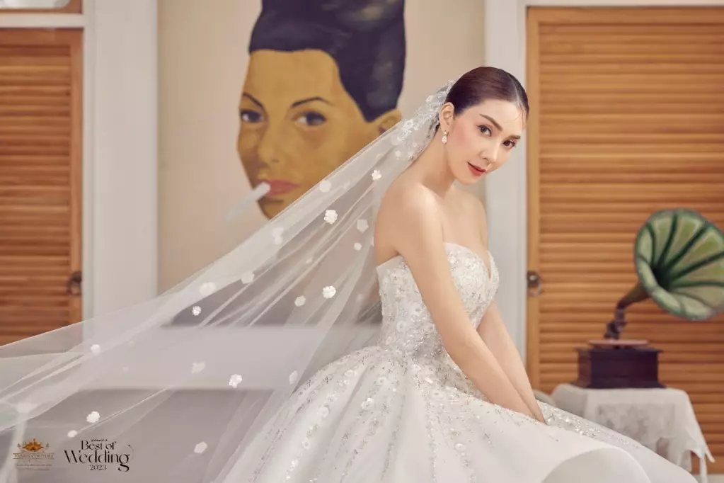 วุ้นเส้น วิริฒิพา สาดความสวยสุดออร่าในลุคชุดวิวาห์สุดหวานละมุน 2 ลุค 2 สไตล์ จากห้องเสื้อชื่อดัง วนัช กูตูร์ 3 301A7B00 24D1 4FAE A56E FC40A028DE41