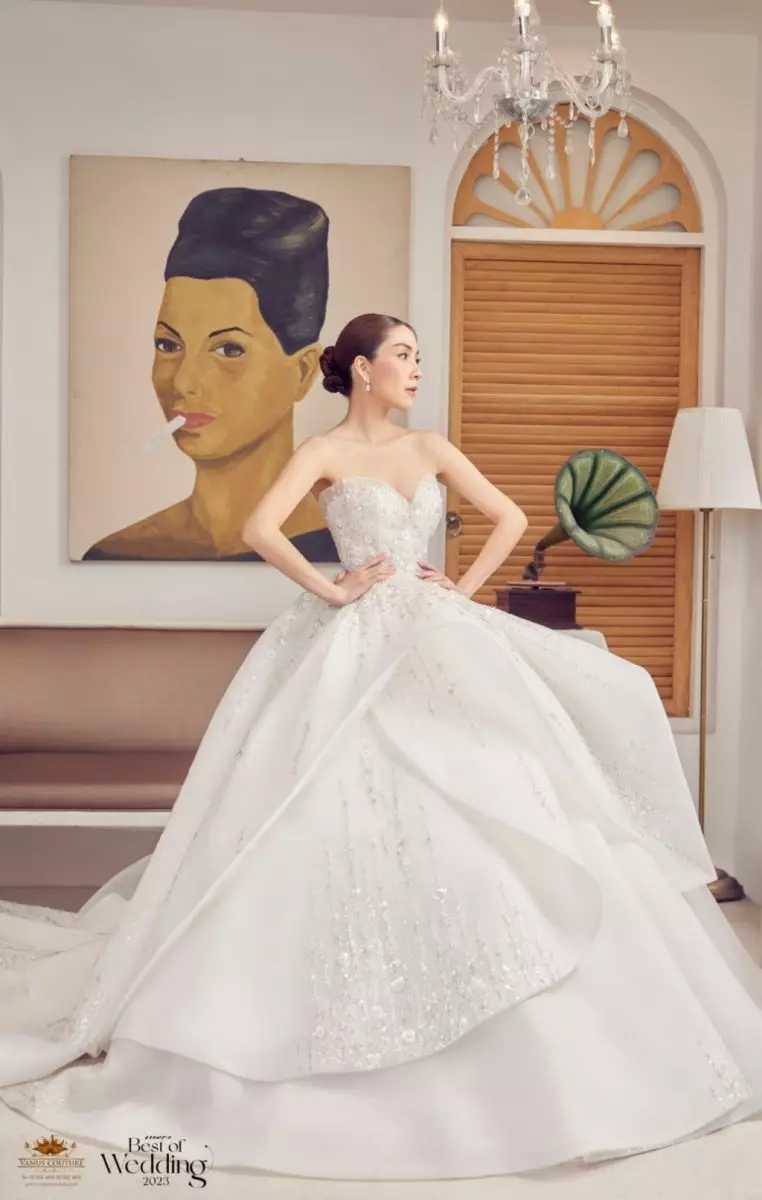 วุ้นเส้น วิริฒิพา สาดความสวยสุดออร่าในลุคชุดวิวาห์สุดหวานละมุน 2 ลุค 2 สไตล์ จากห้องเสื้อชื่อดัง วนัช กูตูร์ 4 5B019AEB CFA6 47F5 8139 A58CEE4445E1