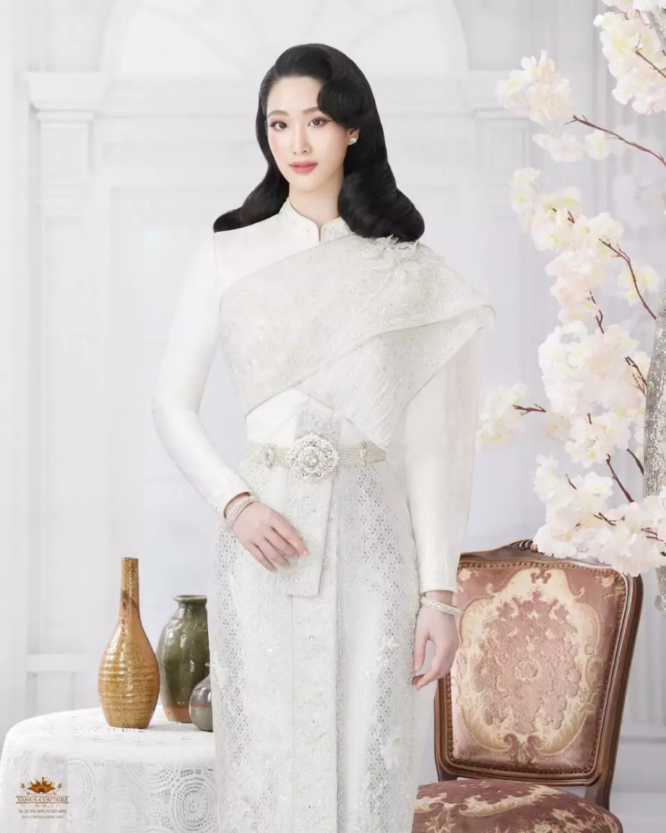 ห้องเสื้อ วนัช กูตูร์ เปิดม่านสู่โลกแห่งความงดงามของชุดไทยพระราชนิยมแห่งยุค ด้วยคอลเลกชันใหม่ล่าสุด "Blooming Love" 4 ห้องเสื้อ วนัช กูตูร์