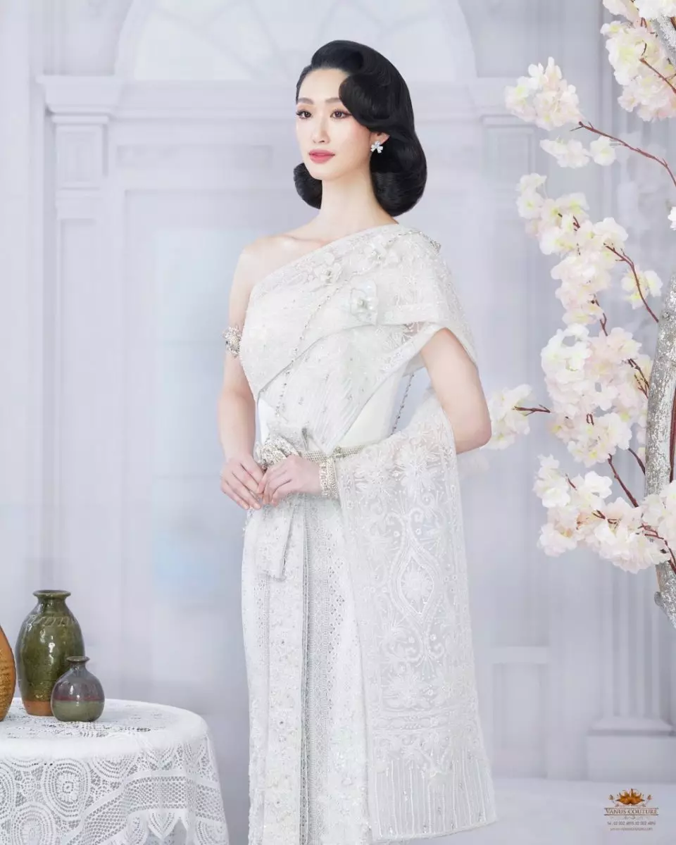 ห้องเสื้อ วนัช กูตูร์ เปิดม่านสู่โลกแห่งความงดงามของชุดไทยพระราชนิยมแห่งยุค ด้วยคอลเลกชันใหม่ล่าสุด "Blooming Love" 5 ห้องเสื้อ วนัช กูตูร์