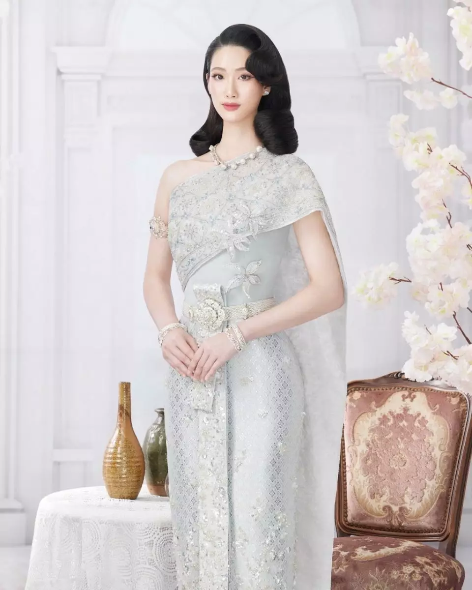 ห้องเสื้อ วนัช กูตูร์ เปิดม่านสู่โลกแห่งความงดงามของชุดไทยพระราชนิยมแห่งยุค ด้วยคอลเลกชันใหม่ล่าสุด "Blooming Love" 7 ห้องเสื้อ วนัช กูตูร์