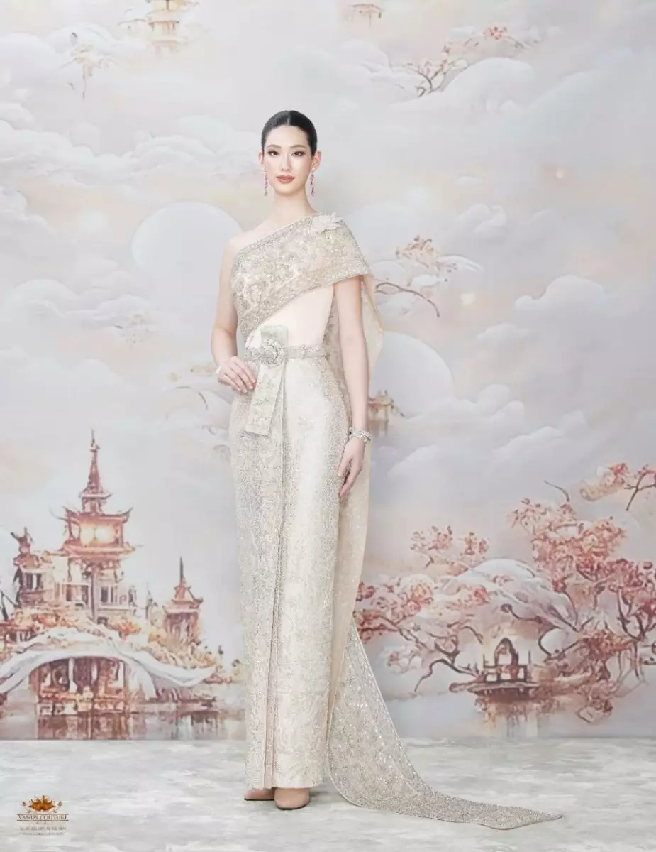ห้องเสื้อ วนัช กูตูร์ เปิดม่านสู่โลกแห่งความงดงามของชุดไทยพระราชนิยมแห่งยุค ด้วยคอลเลกชันใหม่ล่าสุด "Blooming Love" 10 ห้องเสื้อ วนัช กูตูร์