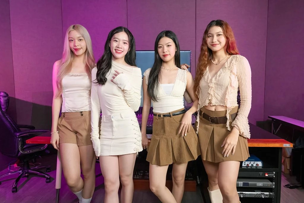 เติมความสดใสกับเพลง “9 นาฬิกา” ในเวอร์ชั่น E29 TRAINEES ที่ทุกคนต้องหลงรัก! 5 E29 TRAINEES