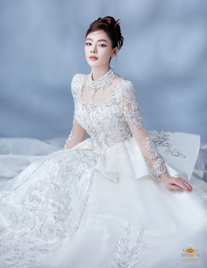 เลอค่า! ปุยฝ้าย AF ในลุคเจ้าสาวแสนสวยสุดหรูหรา หนึ่งในผลงานสุดครีเอตแห่งปีของห้องเสื้อชื่อดัง วนัช กูตูร์ 8 1.8